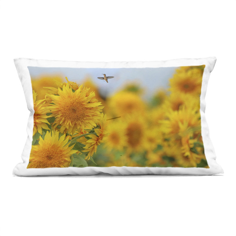 Coussin décoratif imprimé Happy Hummingbird & Sunflowers par Carrie Ann Grippo-Pike