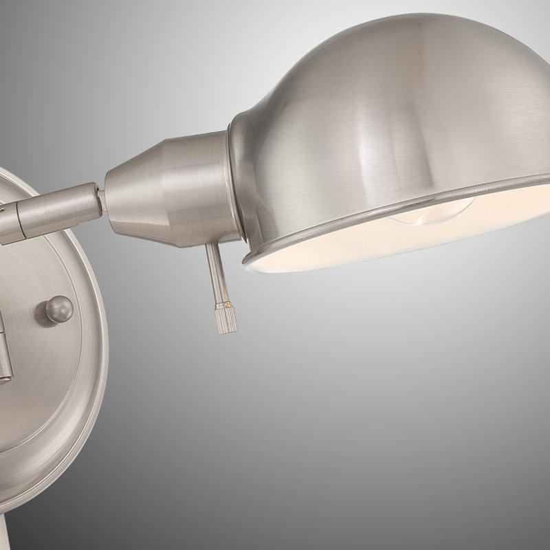 Bras pivotant avec une lumière à brancher, Acier poli