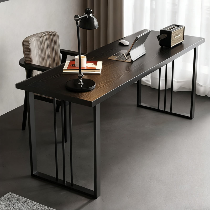 Bureau rectangulaire en bois massif et fer noir, H 29,53 po x l 55,12 po x P 23,62 po