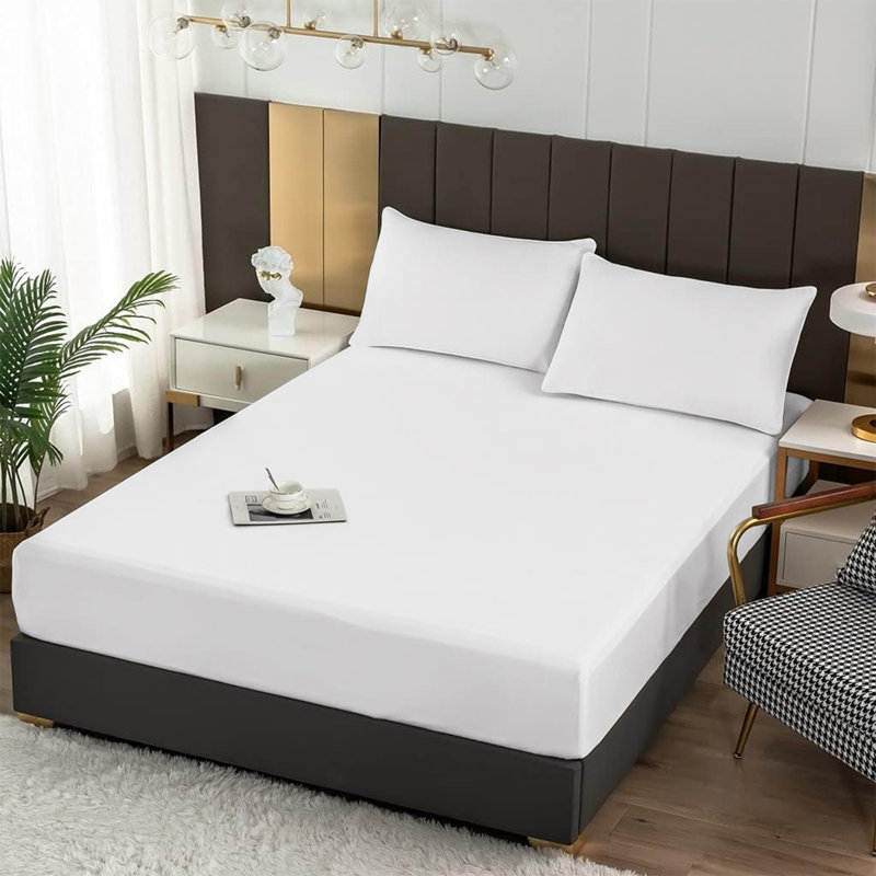 Ultra Soft 200 Thread Count Microfiber Fitted Sheet, Double (4'6), White
