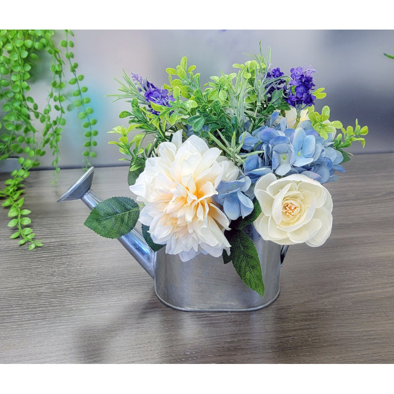 Arrangement in Planter