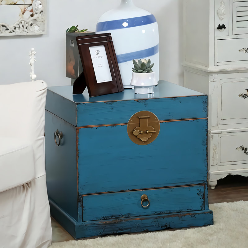 Do Old Solid Colour Pine Wood Small Accent Trunk