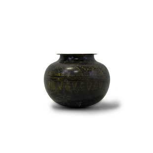 Vase en pot rétro avec arabesque végétale