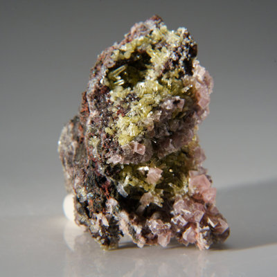 Smithsonite avec mimétite provenant de la mine de Tsumeb, District d'Otavi-Bergland, Oshikoto, Namibie