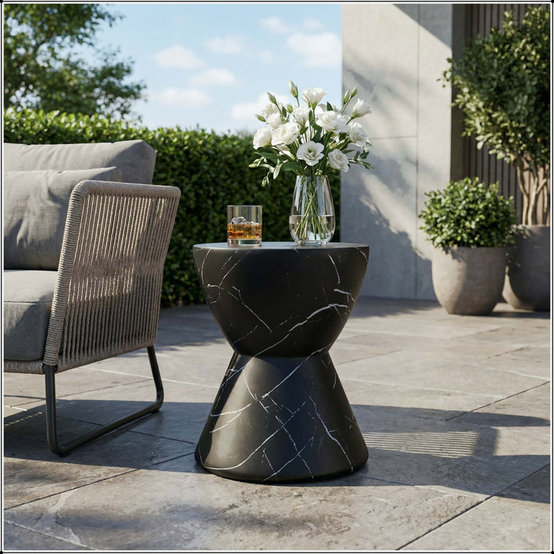 Table d'appoint d'extérieur en sablier en béton léger avec finition en marbre noir - sans assemblage