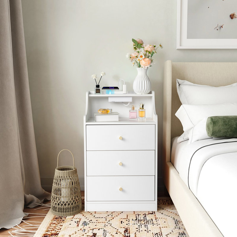 3 Drawer Nightstand With USB, White/Natural