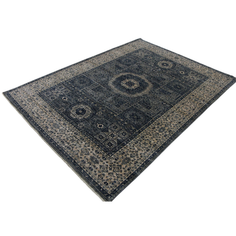 Hand Knotted Wool Area Rug in Gray And Beige, Rectangle 4'10" x 6'11"