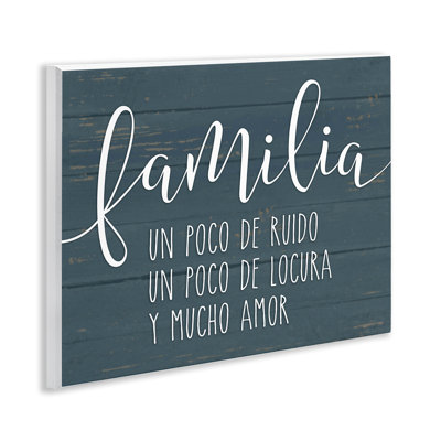 "Family Crazy Loud Love", art mural espagnol par lettres et lignes