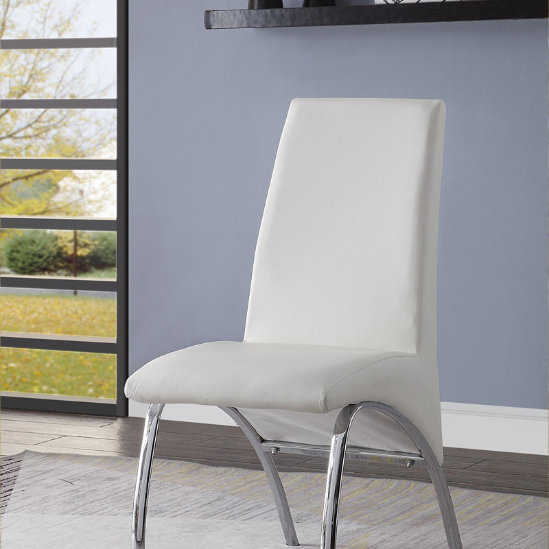 Ensemble de 2 chaises d'appoint en cuir synthétique blanc et finition chromée