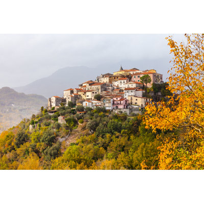Impressionnant Colli Al Volturno, beau village de Molise, Italie sur toile par Freeartist