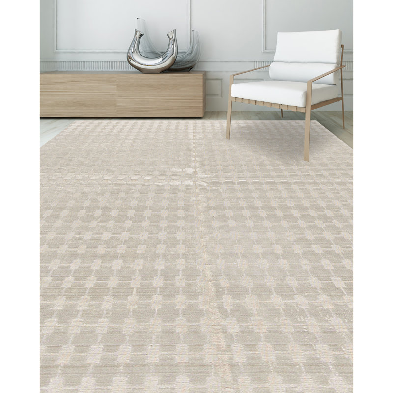 Area Rug in Beige, Rectangle 5'10" x 7'10"