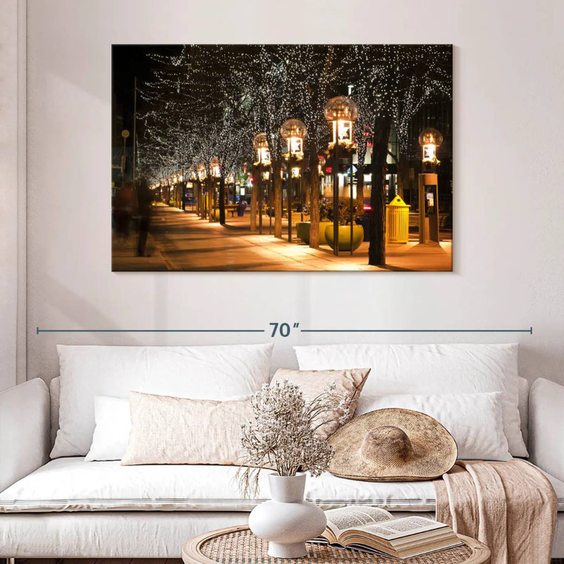 Sireci Christmas Lamp Post, 32" H x 48" W