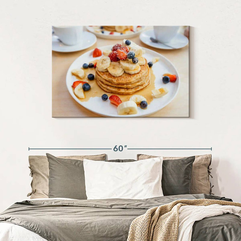 Crêpes à la banane et aux baies, H 30 po x l 45 po