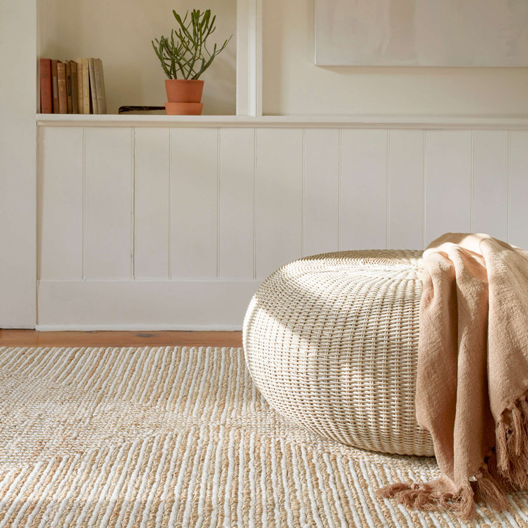 Kelan Ivory Handwoven Jute Rug