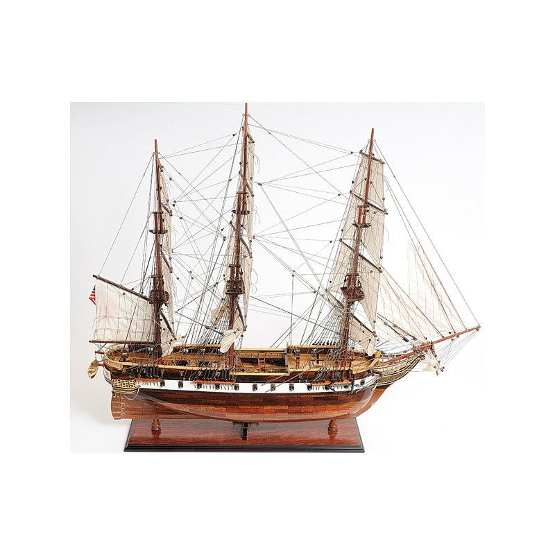 Bateau à modèle constellation uss