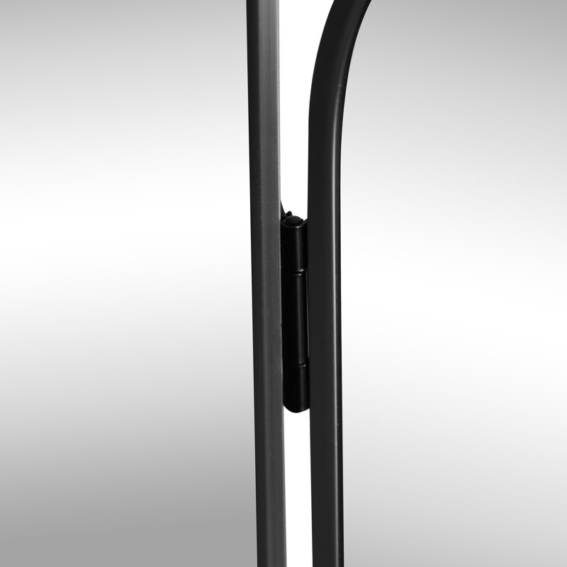 Verity, Black