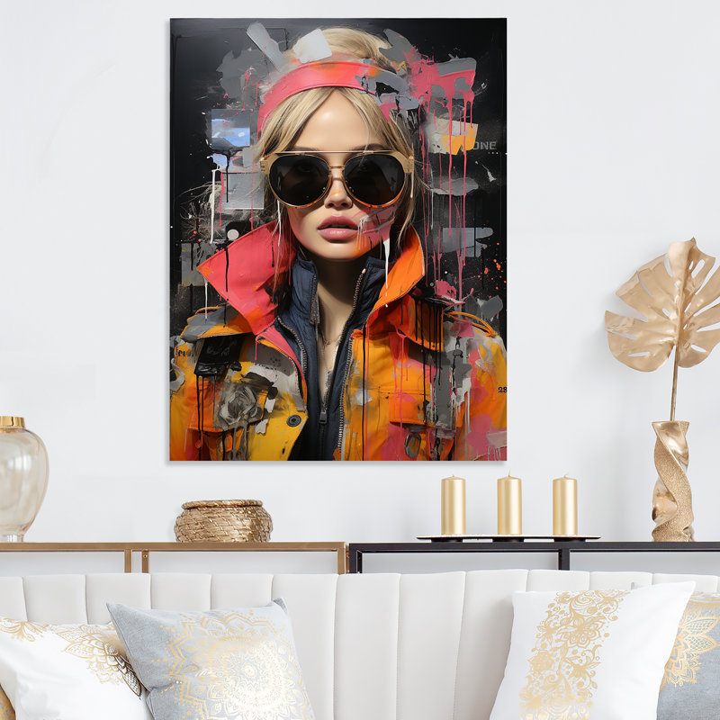«Pink Grunge Woman In Collage II», art mural Pop Art, H 20 po x l 12 po x P 1 po