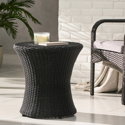 Table de bout pratique - 20,25 po de large, sans assemblage d'eau côté noir, carrée