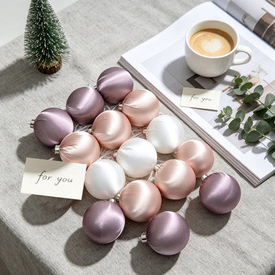 Luxury 15-Pack Satin Christmas Ornaments –3.14in Silk Baubles in 4 colors –Elegant Shatterproof Holiday Decor for Wreaths, Mantels & Table Centerpieces