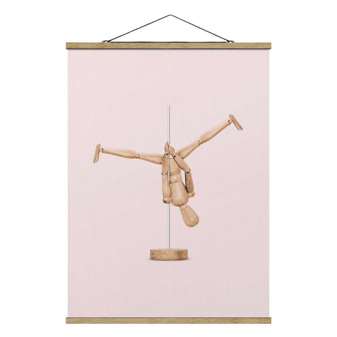 Stoffbild Pole Dance mit Holzfigur