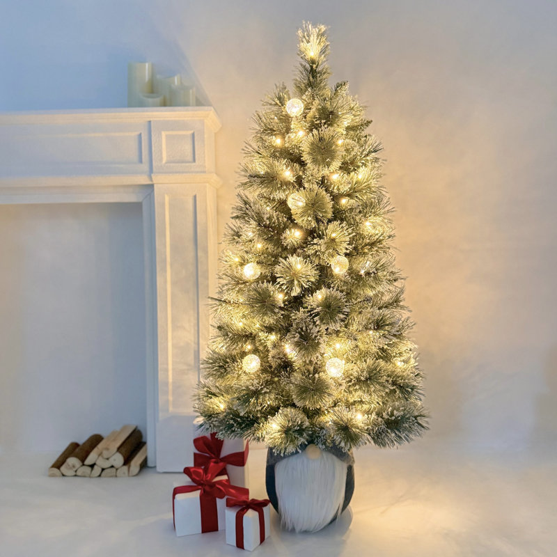 Arbre de Noël illuminé 4 pi avec pointes scintillantes, 100 lumières à DEL blanc chaud avec 10 couvercles iridescents G40, couleur épinette bleue, base de gnome avec face pelucheuse, décoration intérieure des Fêtes