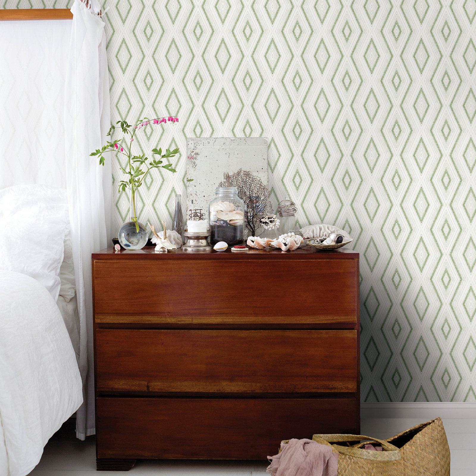 Evita Modern Geometric Wallpaper, Green