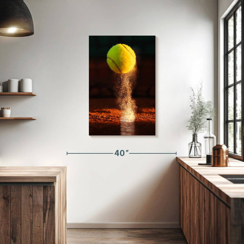 Balle de tennis Sireci sur la ligne, H 36 po x l 24 po