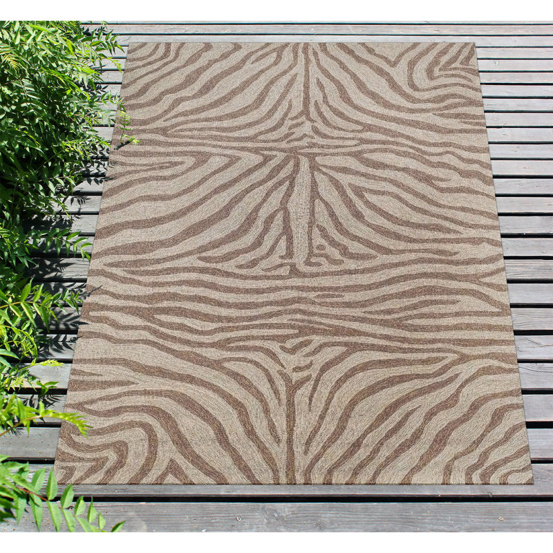 Afner Hand Tufted Animal Print Indoor / Outdoor Rug, Rectangle 7'6" x 9'6"