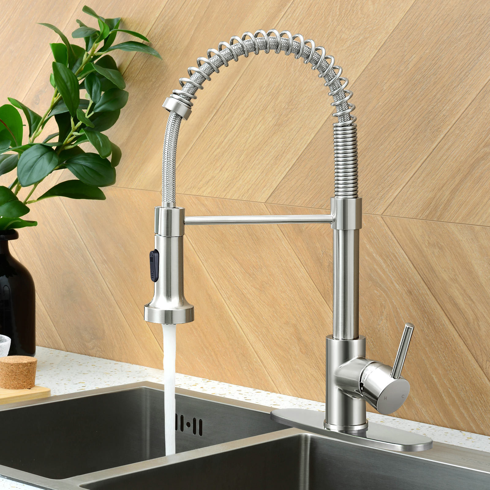 HGN Kitchen Faucet with Pull Down Sprayer，Single Handle Kitchen Sink Faucets for Farmhouse ...