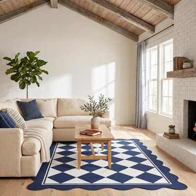 Scalloped Checkerboard Indoor/Outdoor Area Rug