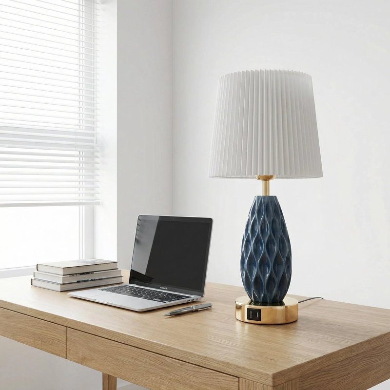 Lampe de table en résine texturée bleu Coastal, Bleu