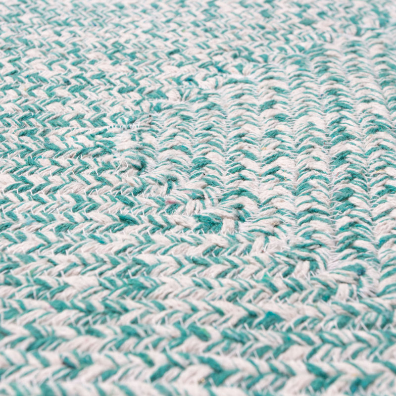 Handmade Green and White Cotton Braided Oval Rug 5' x 7'