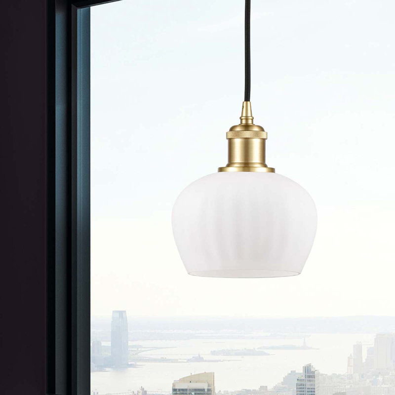 Luminaire suspendu en forme de cloche à 1 lumière Patrina, Ampoule non incluse, Blanc mat, Or satiné