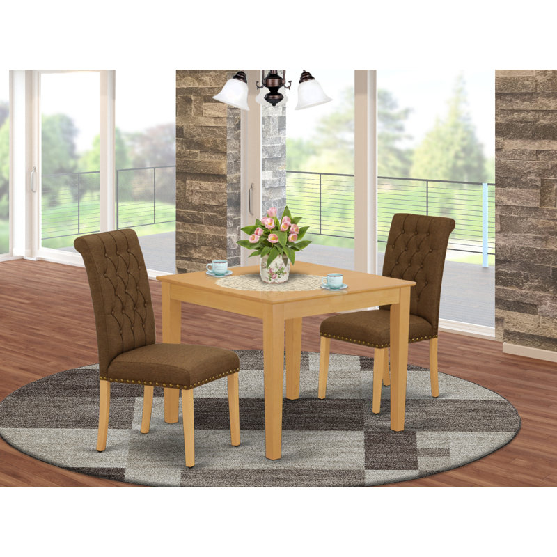 Ensemble de coin-repas 3 pièces pour petits espaces comprenant une table de salle à manger carrée et 2 chaises rembourrées en tissu de lin brun, chêne