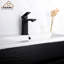 Robinet de salle de bain à un trou-63519616