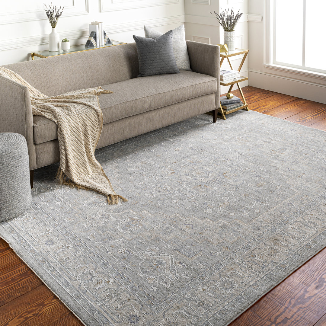 Vizcaino Oriental Indoor Rug Laurel Foundry Modern Farmhouse® Rug 