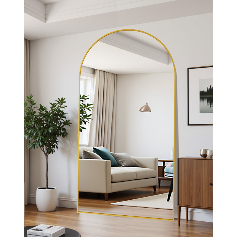 Miroir surdimensionné arqué en métal surdimensionné, Doré, 82 po x 44 po