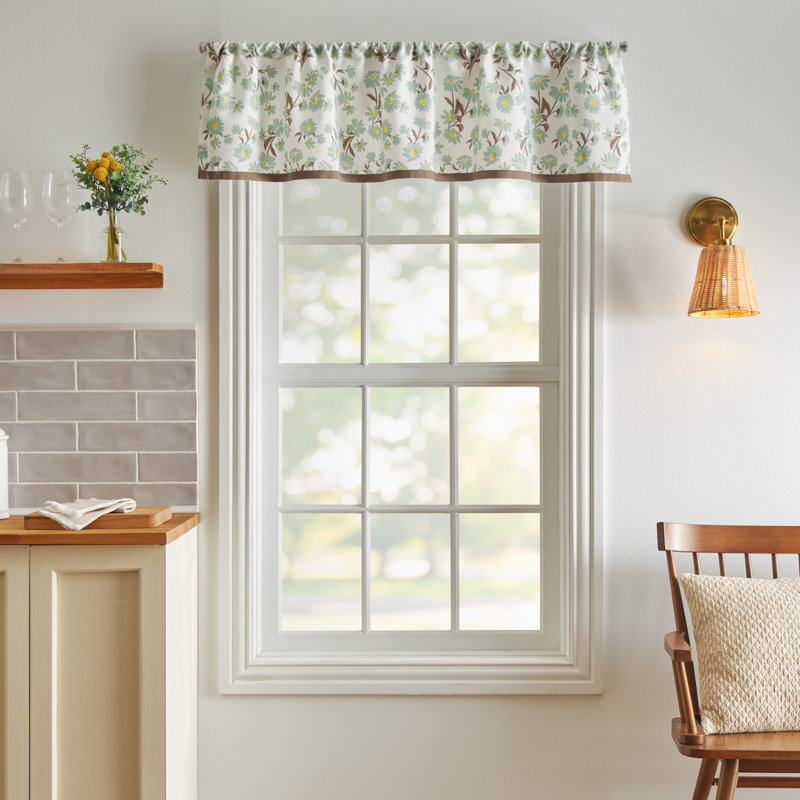 Daisy Floral Light Filtering Cotton Polyester Kitchen Curtain Set