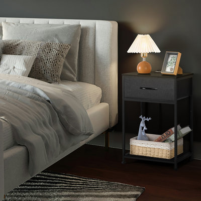 Ensemble de 2 tables de chevet avec station de charge et tiroir, table de bout noire avec ports et prises USB, tablette de rangement en tissu gris pour la chambre à coucher