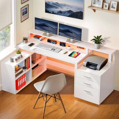 Bureau d'ordinateur en L de 65 po avec tablettes cubiques, armoire, prises de courant et lumières DEL
