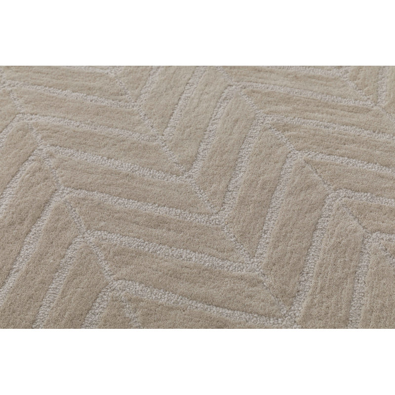 Wylde Chevron Area Rug in Ivory, Rectangle 5' x 8'
