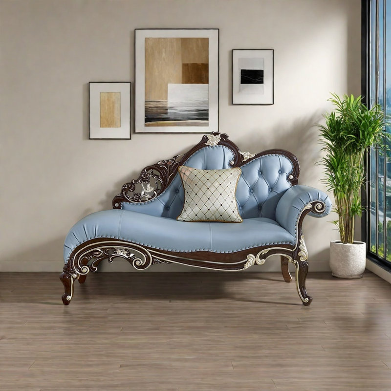 Chaise en chêne élégamment sculptée, Face à la droite