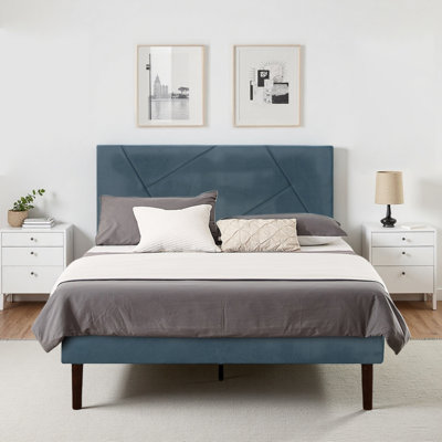 Très grande base de lit tapissier en velours avec lattes en bois massif, lit plateforme robuste avec tête de lit pour la chambre à coucher