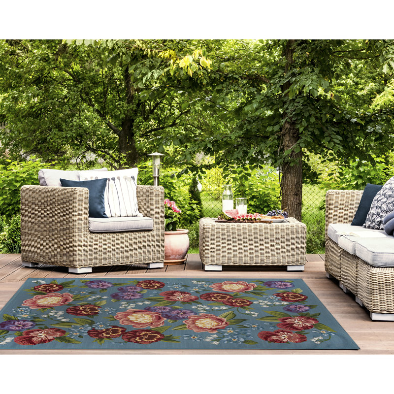 Kincaid Secret Garden Indoor/Outdoor Area Rug, Rectangle 3'3" x 4'11"