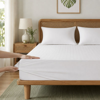 Protège-matelas imperméable rafraîchissant avec couche supérieure en soie glacée et lavable à la machine