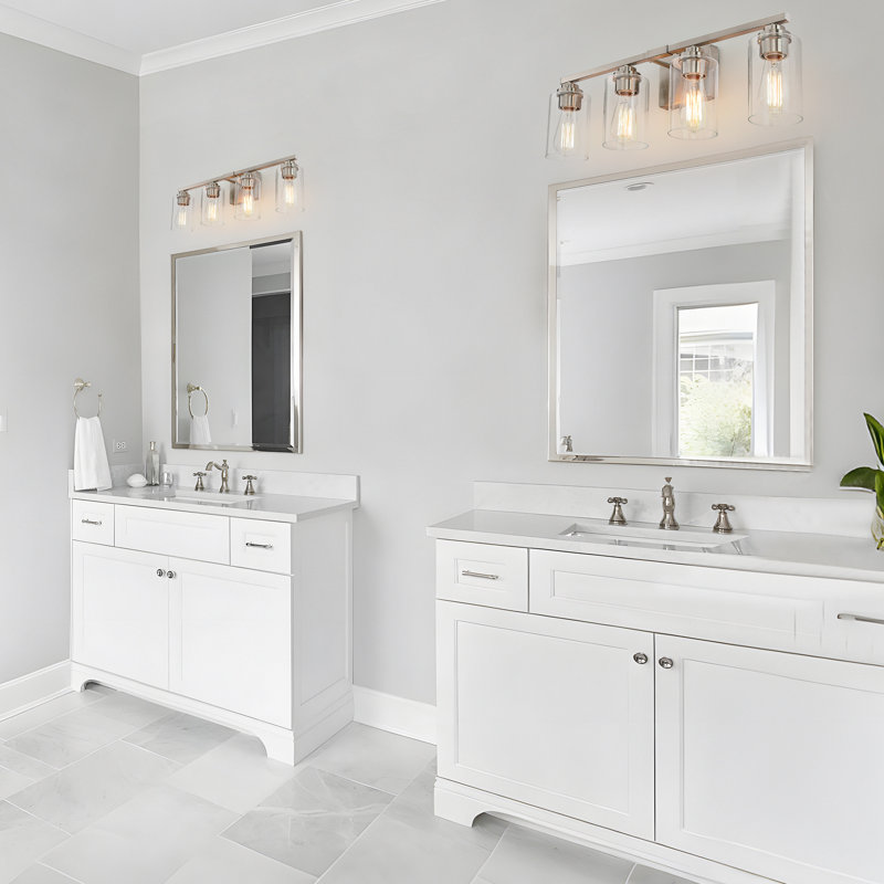 Luminaire de salle de bain à 4 lumières à intensité variable en nickel brossé 27,09 po avec abat-jour en verre transparent