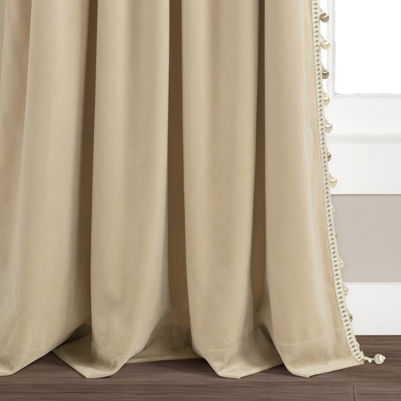 Rideau en polyester de luxe avec garniture de pompons soyeux, Taupe