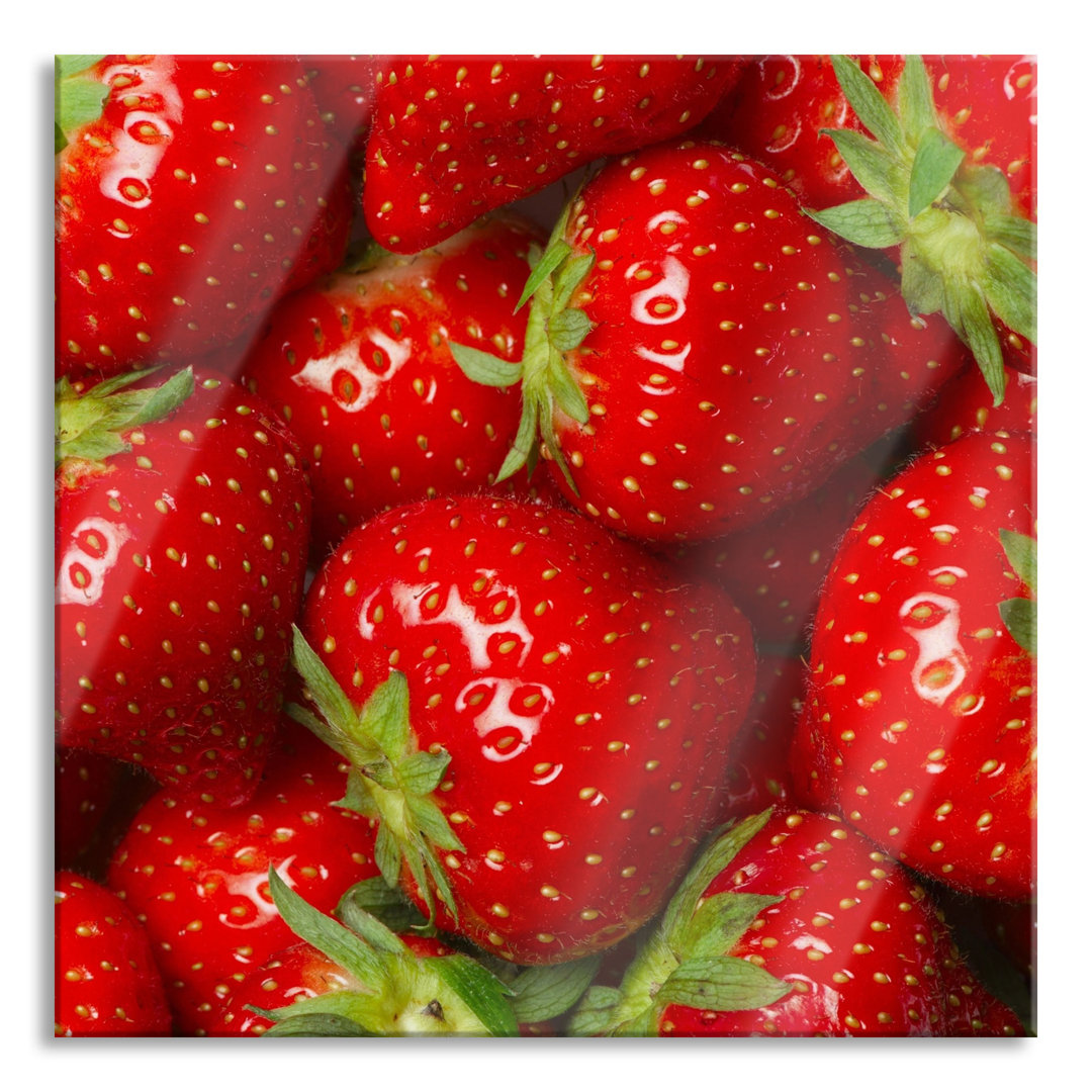 Ungerahmtes Foto auf Glas "Delicious Fresh Strawberries"