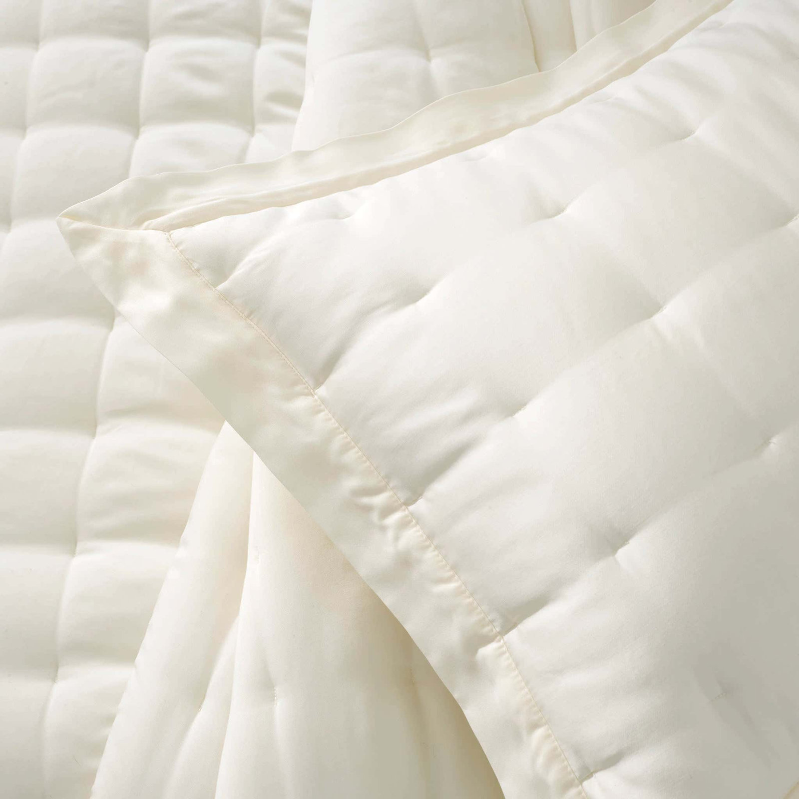 Silken Quilt Set, King Quilt, Ivory