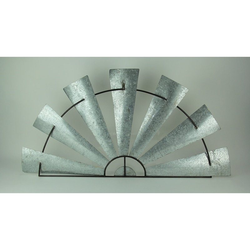Sculpture murale demi-moulin à vent en métal galvanisé gris avec finition argentée vieillie effet rouille — 120,6 cm L x 61 cm H